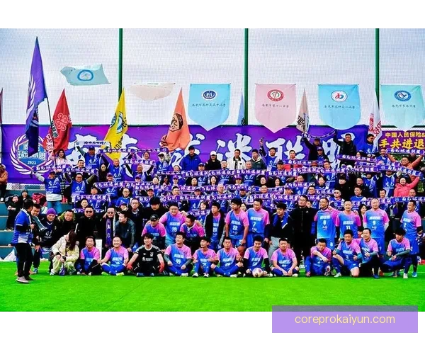 欧洲杯球迷村吸引众多球迷热情参与，彰显赛事氛围浓厚